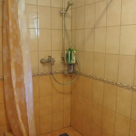 Namelis Su Pirtele